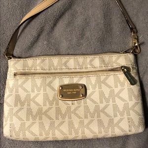MK vanilla wristlet